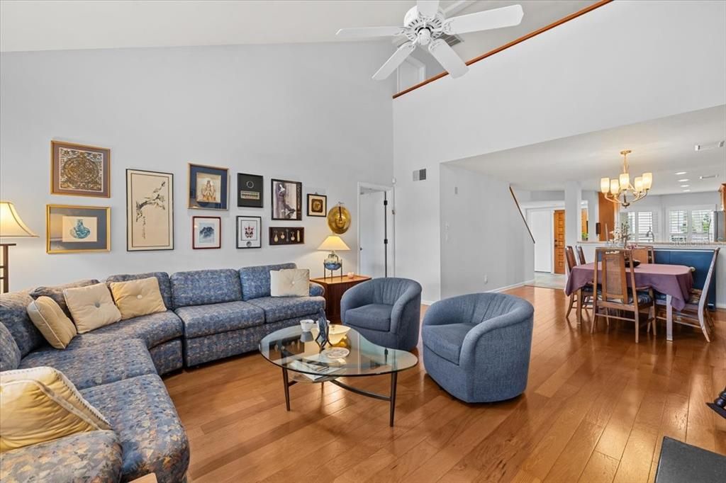 На продажу: $539,900 (3 спален, 3 ванн, 1823 Квадратных фут)