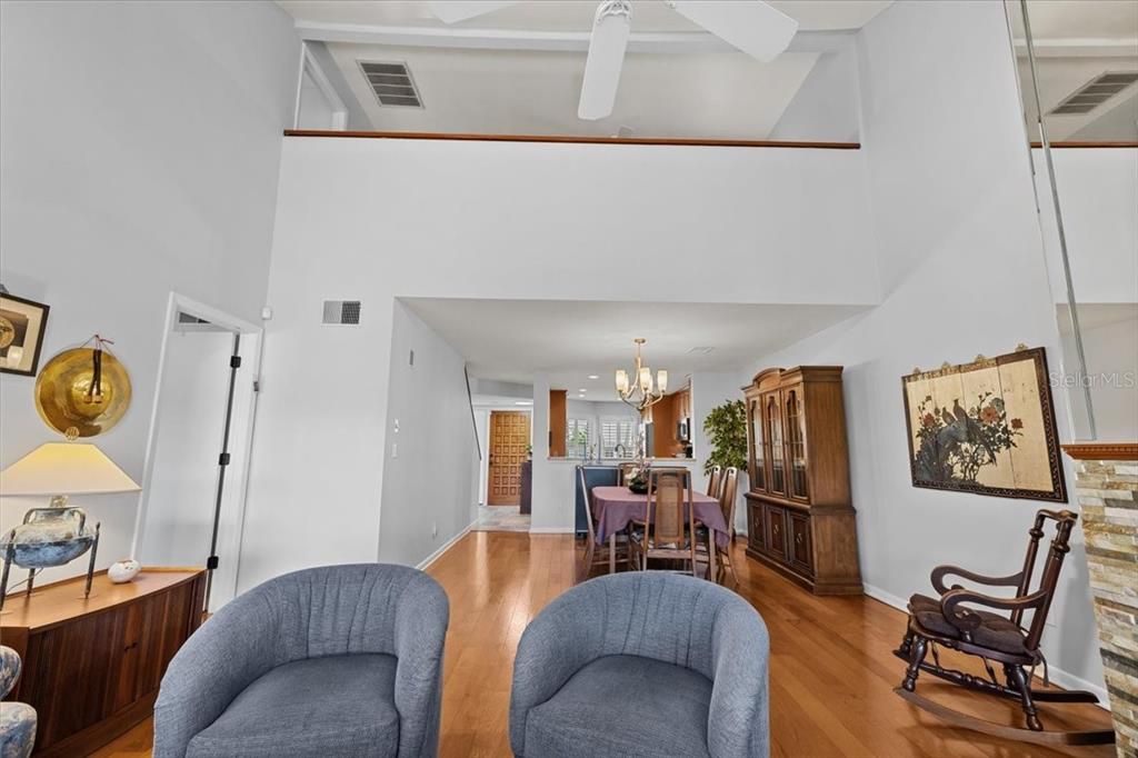 На продажу: $539,900 (3 спален, 3 ванн, 1823 Квадратных фут)