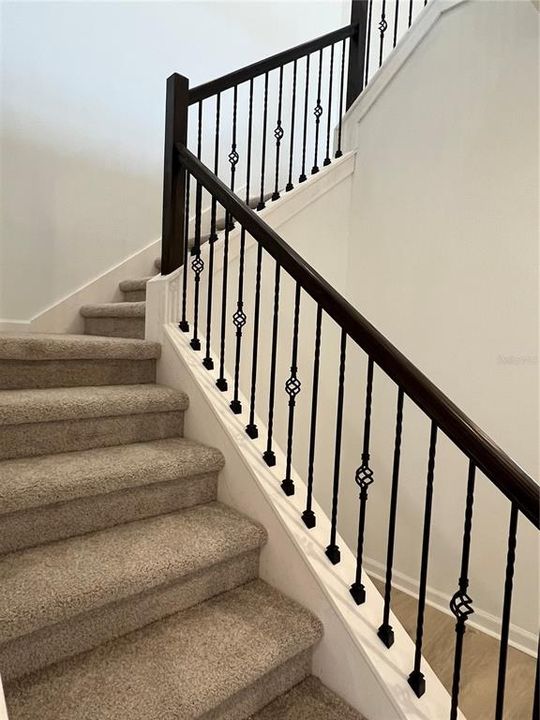 For Sale: $779,990 (6 beds, 4 baths, 3550 Square Feet)