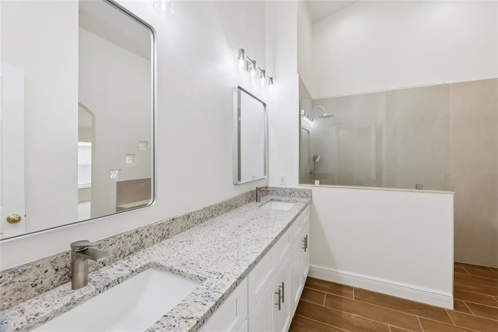 For Sale: $345,000 (4 beds, 2 baths, 1895 Square Feet)