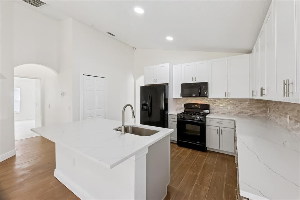 For Sale: $345,000 (4 beds, 2 baths, 1895 Square Feet)