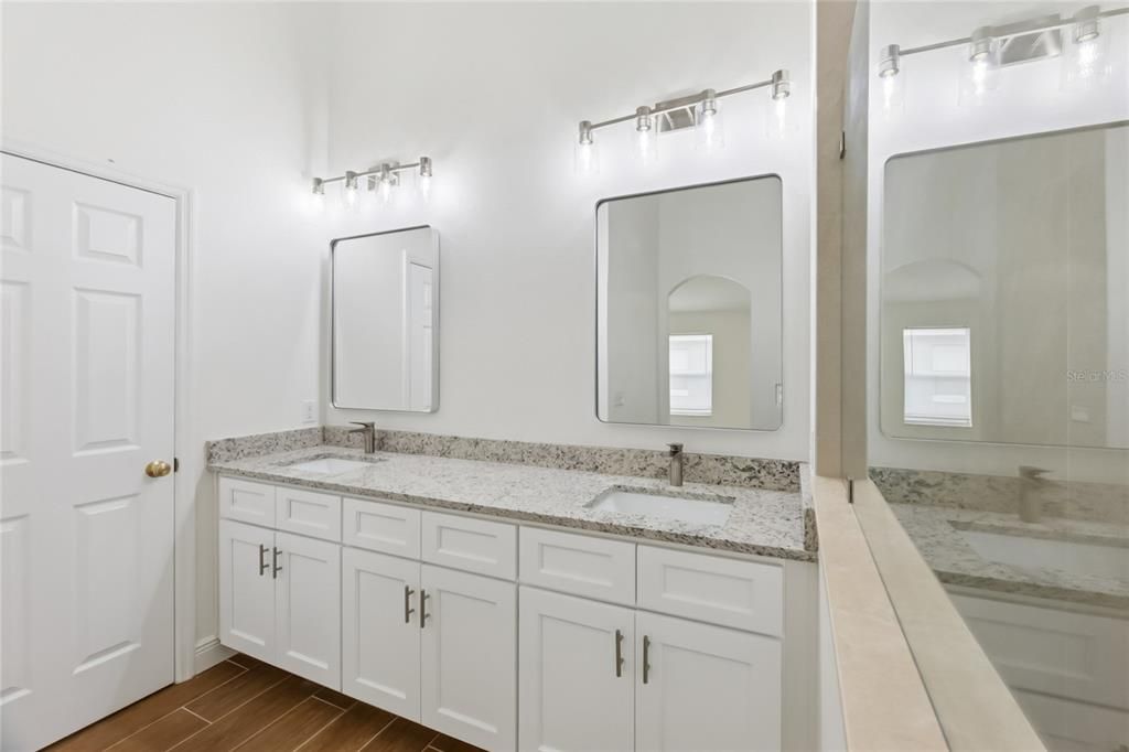 For Sale: $345,000 (4 beds, 2 baths, 1895 Square Feet)