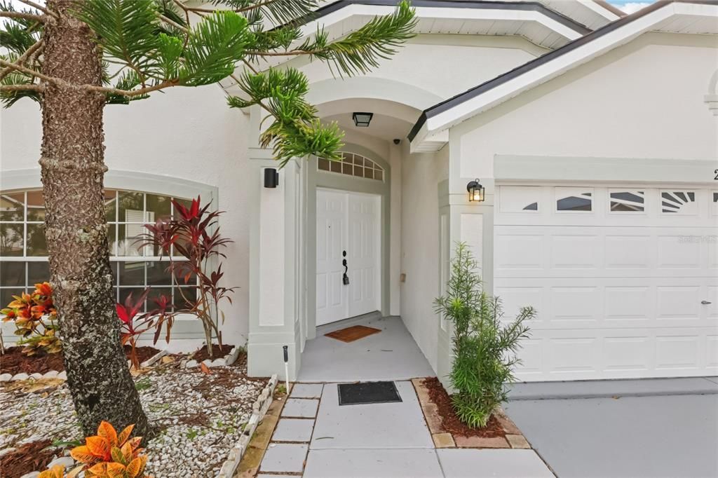 For Sale: $345,000 (4 beds, 2 baths, 1895 Square Feet)