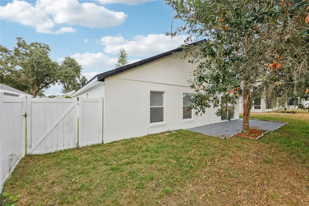 For Sale: $345,000 (4 beds, 2 baths, 1895 Square Feet)