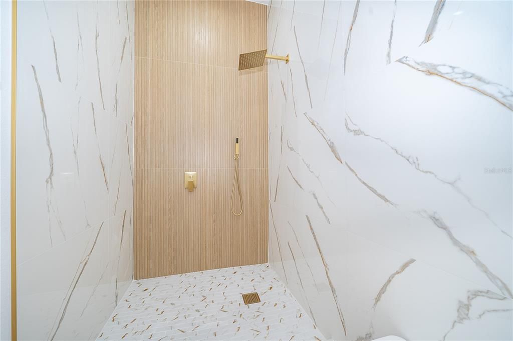 For Sale: $595,000 (4 beds, 2 baths, 1880 Square Feet)