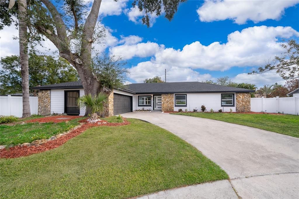 For Sale: $595,000 (4 beds, 2 baths, 1880 Square Feet)