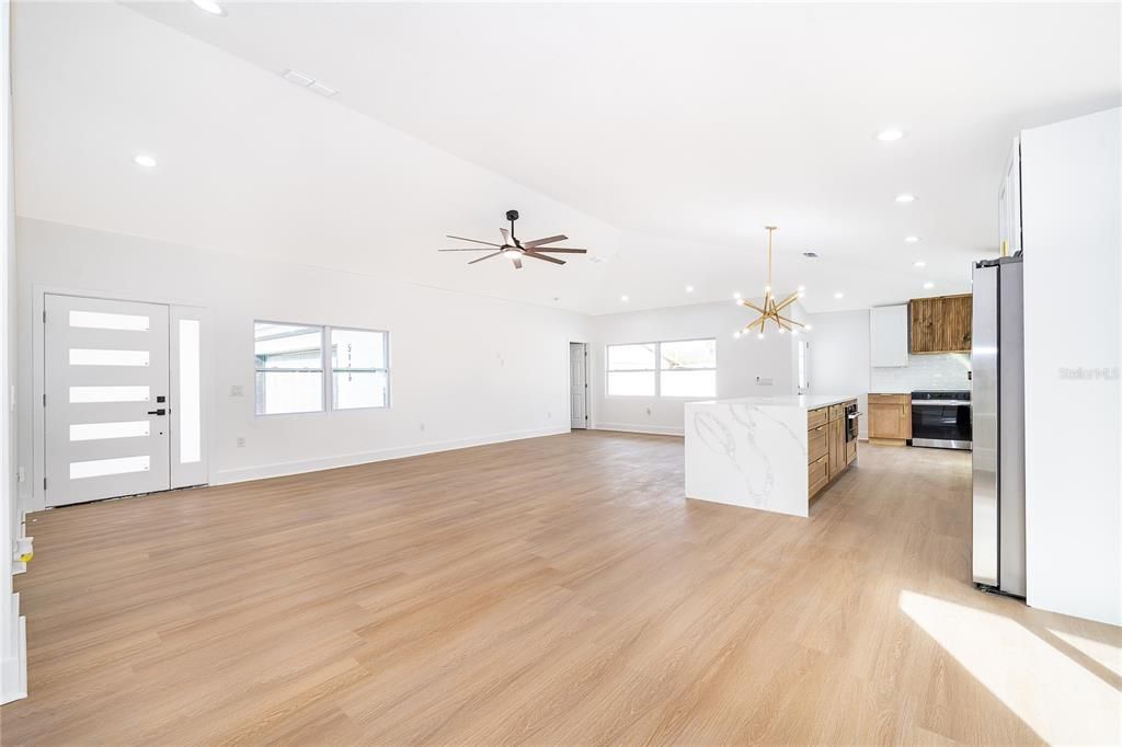 For Sale: $595,000 (4 beds, 2 baths, 1880 Square Feet)