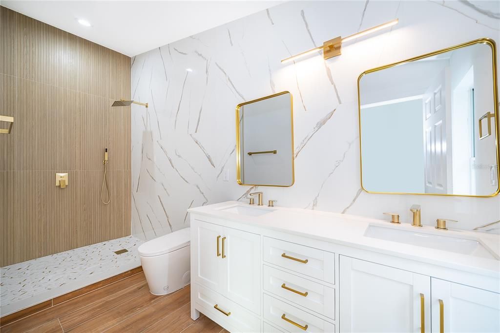 For Sale: $595,000 (4 beds, 2 baths, 1880 Square Feet)