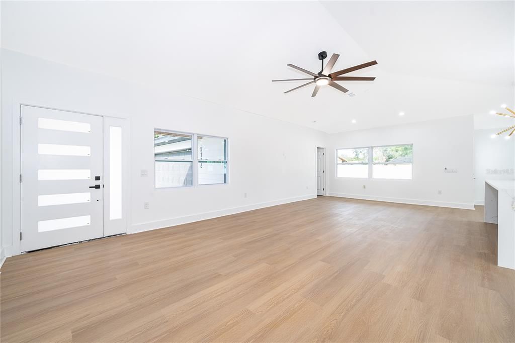 For Sale: $595,000 (4 beds, 2 baths, 1880 Square Feet)