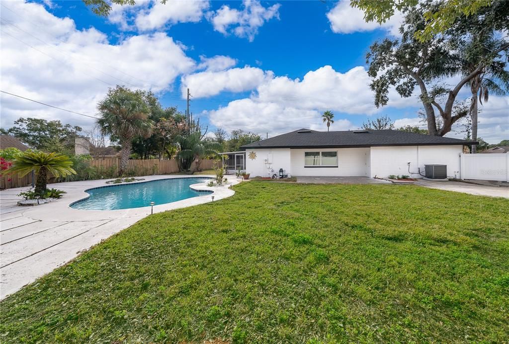 For Sale: $595,000 (4 beds, 2 baths, 1880 Square Feet)