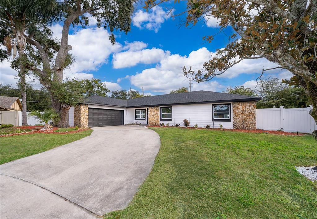 For Sale: $595,000 (4 beds, 2 baths, 1880 Square Feet)