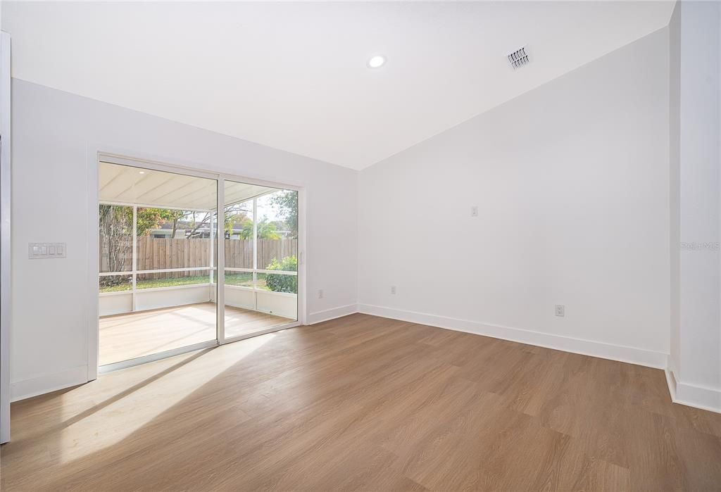 For Sale: $595,000 (4 beds, 2 baths, 1880 Square Feet)