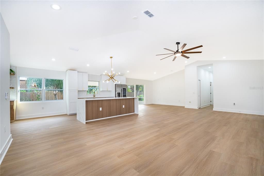 For Sale: $595,000 (4 beds, 2 baths, 1880 Square Feet)