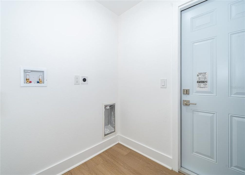 For Sale: $595,000 (4 beds, 2 baths, 1880 Square Feet)