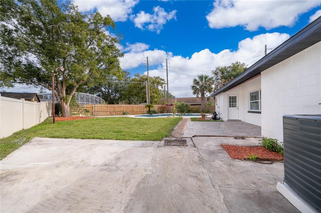 For Sale: $595,000 (4 beds, 2 baths, 1880 Square Feet)