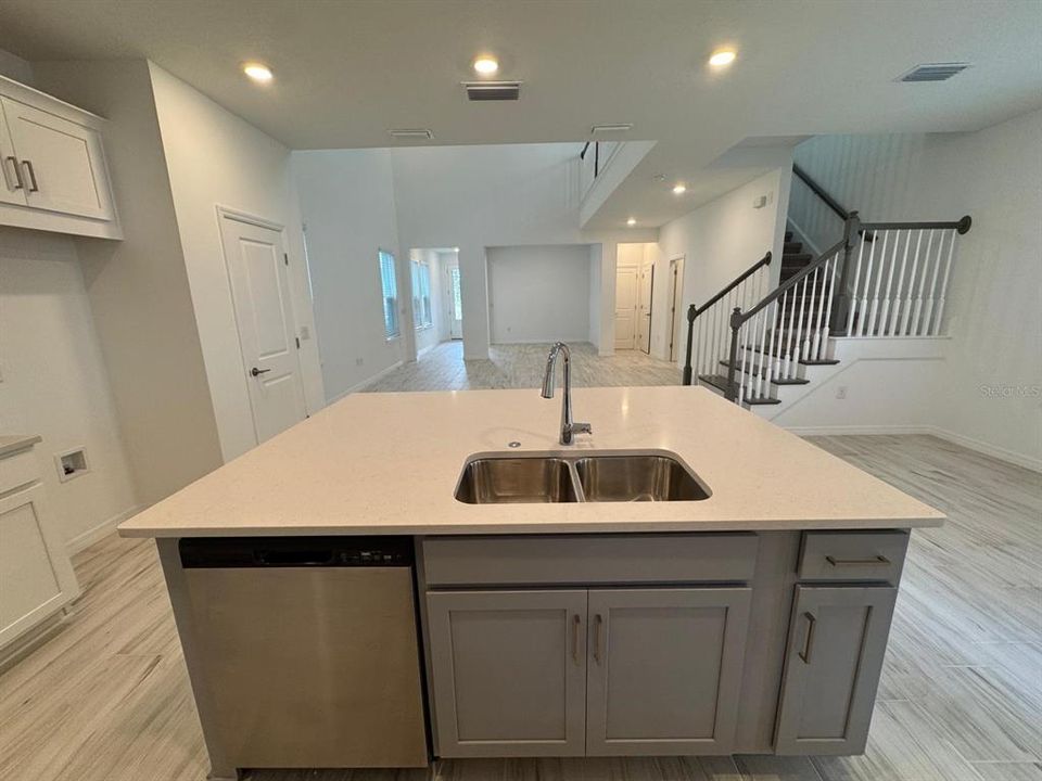 En Renta: $3,410 (4 camas, 2 baños, 2441 Pies cuadrados)