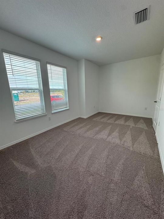 En Renta: $3,410 (4 camas, 2 baños, 2441 Pies cuadrados)