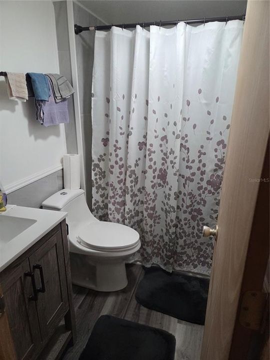 待售: $355,000 (4 贝兹, 2 浴室, 1903 平方英尺)