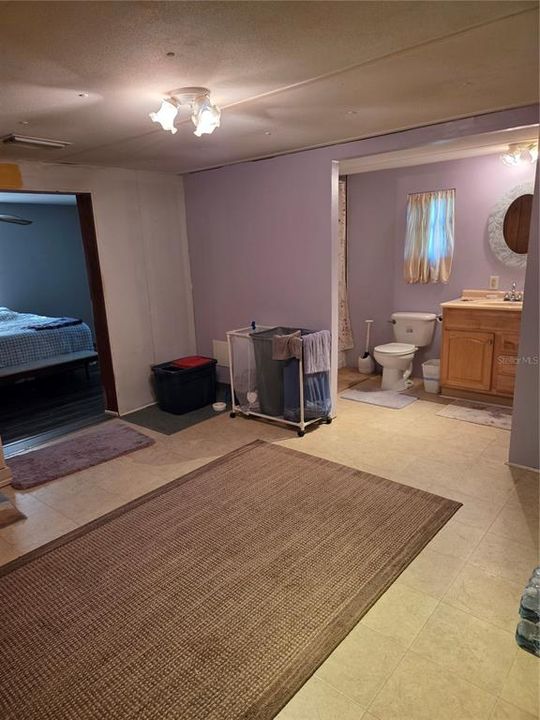 待售: $355,000 (4 贝兹, 2 浴室, 1903 平方英尺)