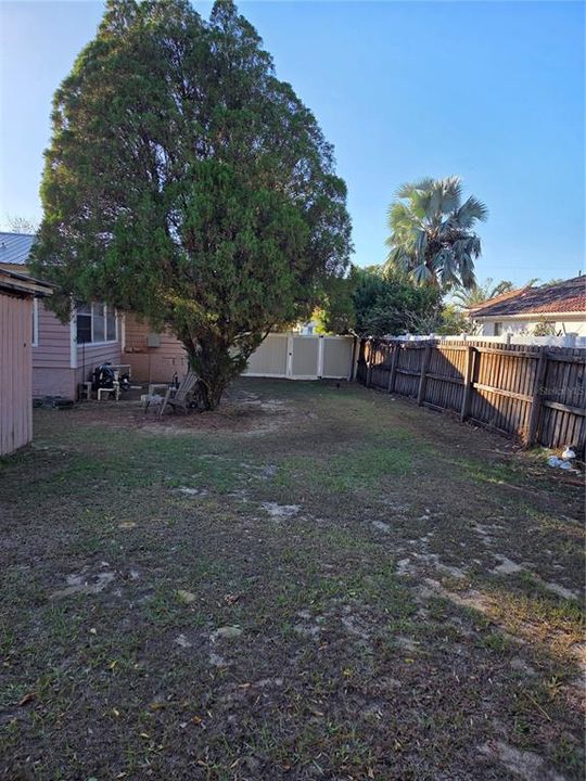 待售: $355,000 (4 贝兹, 2 浴室, 1903 平方英尺)