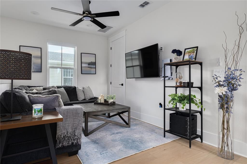 待售: $1,375,000 (4 贝兹, 3 浴室, 2703 平方英尺)