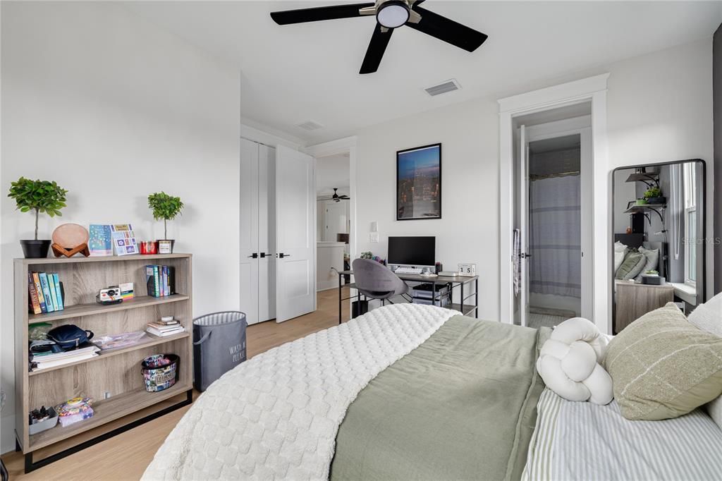 待售: $1,375,000 (4 贝兹, 3 浴室, 2703 平方英尺)