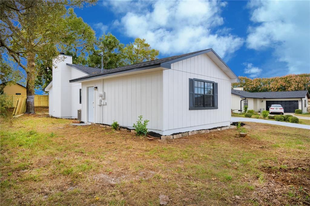 На продажу: $314,990 (3 спален, 2 ванн, 1426 Квадратных фут)