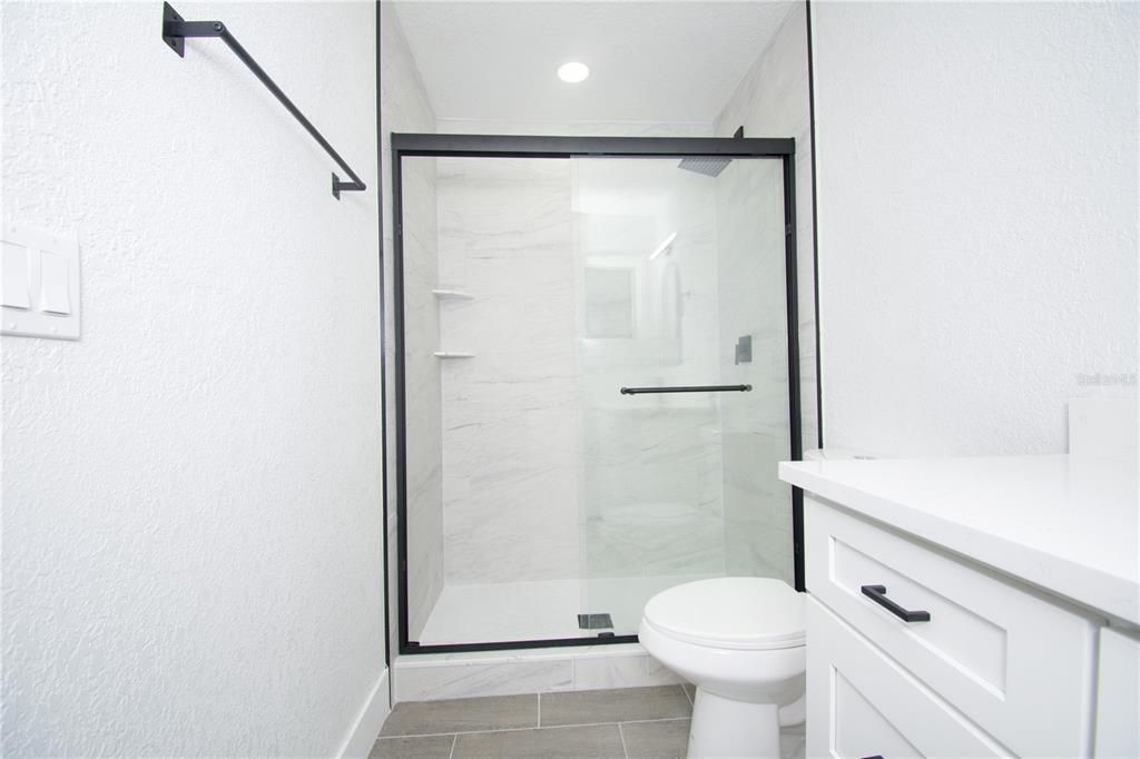 На продажу: $314,990 (3 спален, 2 ванн, 1426 Квадратных фут)