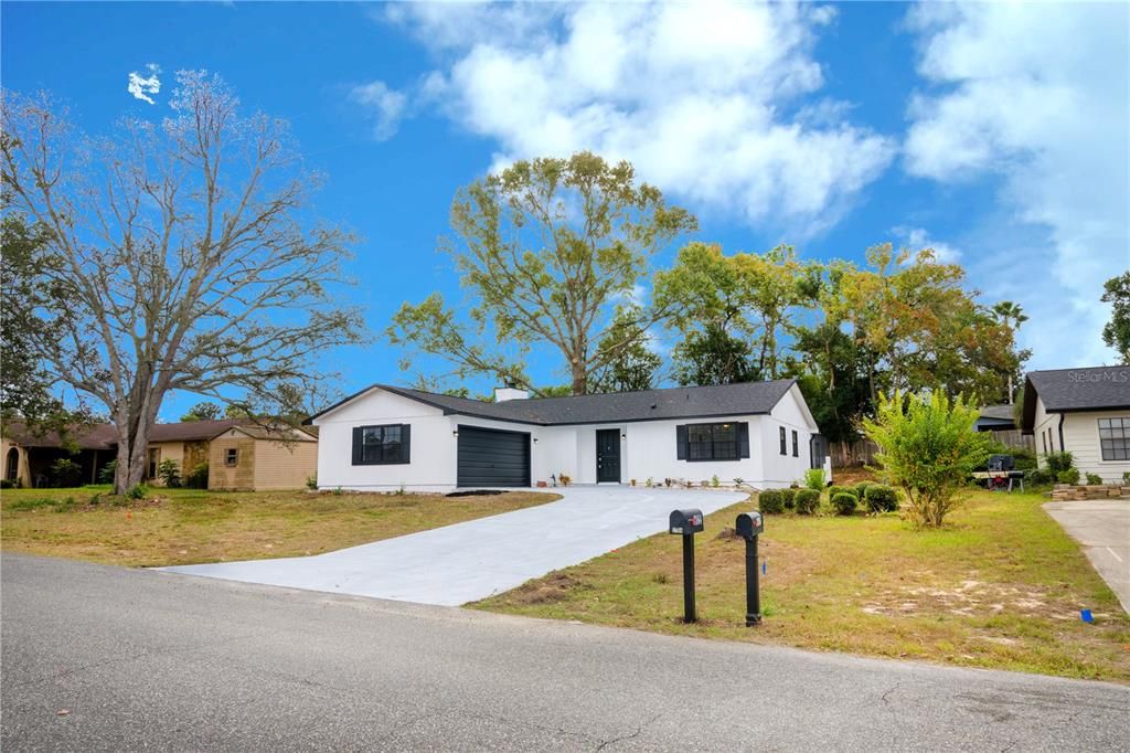 На продажу: $314,990 (3 спален, 2 ванн, 1426 Квадратных фут)