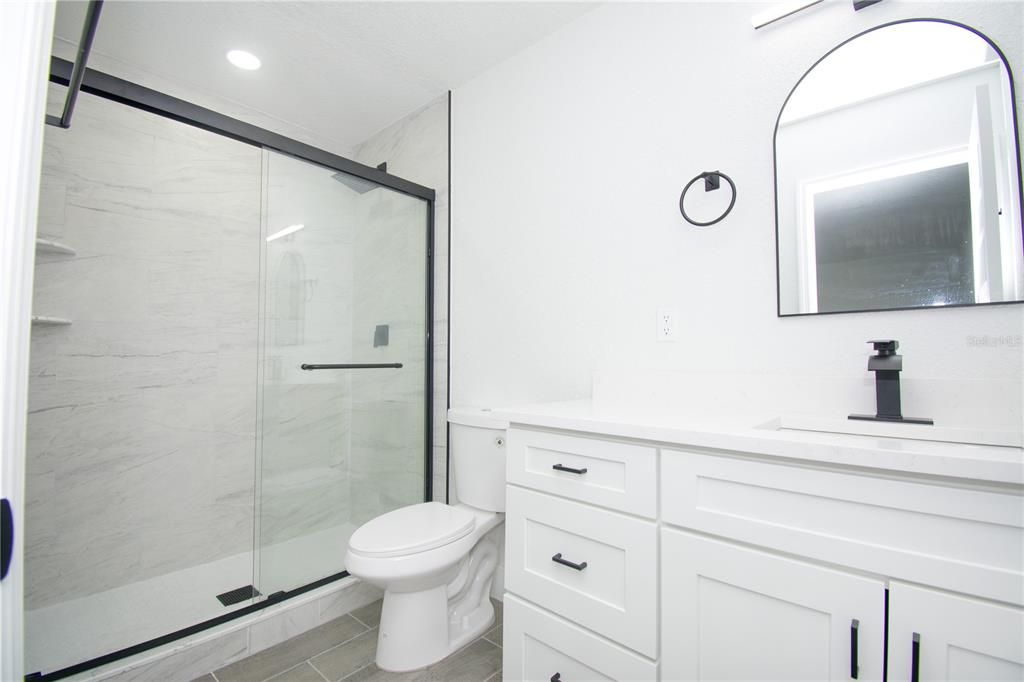 На продажу: $314,990 (3 спален, 2 ванн, 1426 Квадратных фут)