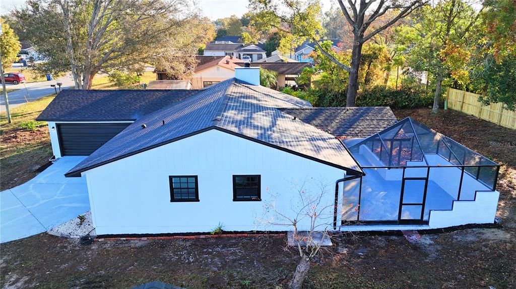 Под контрактом: $299,990 (3 спален, 2 ванн, 1426 Квадратных фут)