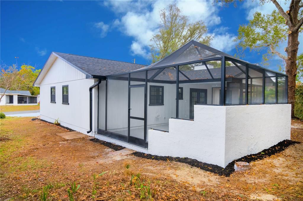 На продажу: $314,990 (3 спален, 2 ванн, 1426 Квадратных фут)