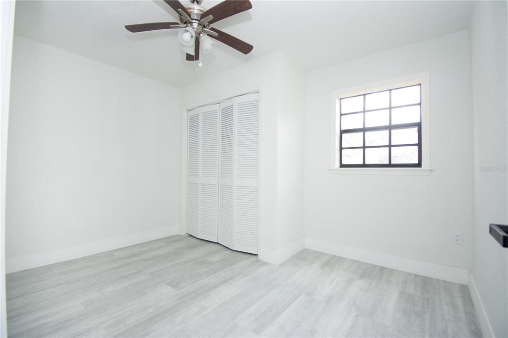 На продажу: $314,990 (3 спален, 2 ванн, 1426 Квадратных фут)