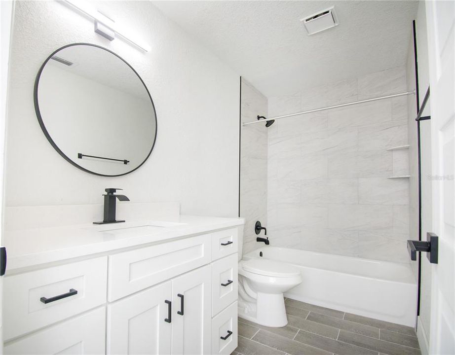 На продажу: $314,990 (3 спален, 2 ванн, 1426 Квадратных фут)