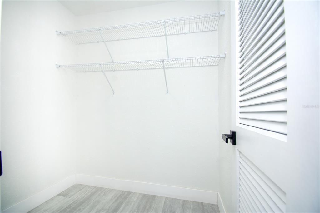 На продажу: $314,990 (3 спален, 2 ванн, 1426 Квадратных фут)