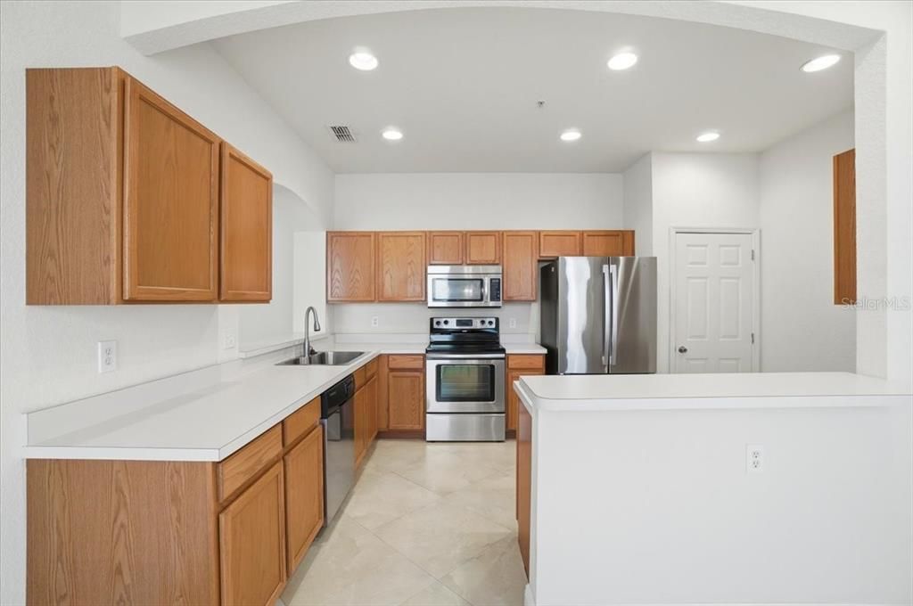 На продажу: $340,000 (3 спален, 2 ванн, 2086 Квадратных фут)