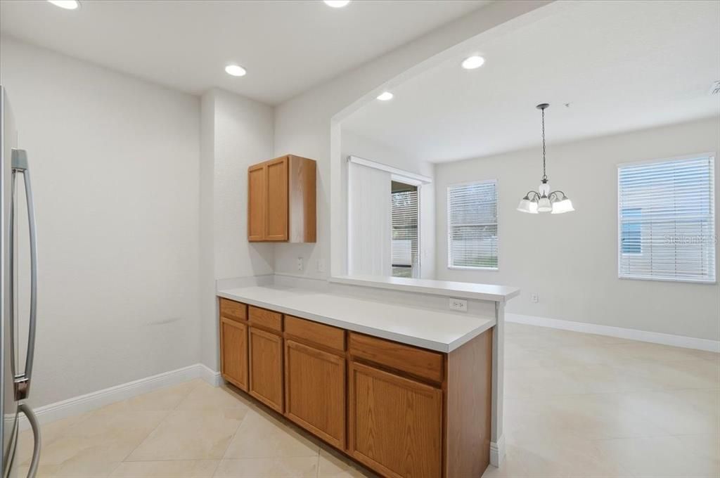 На продажу: $340,000 (3 спален, 2 ванн, 2086 Квадратных фут)