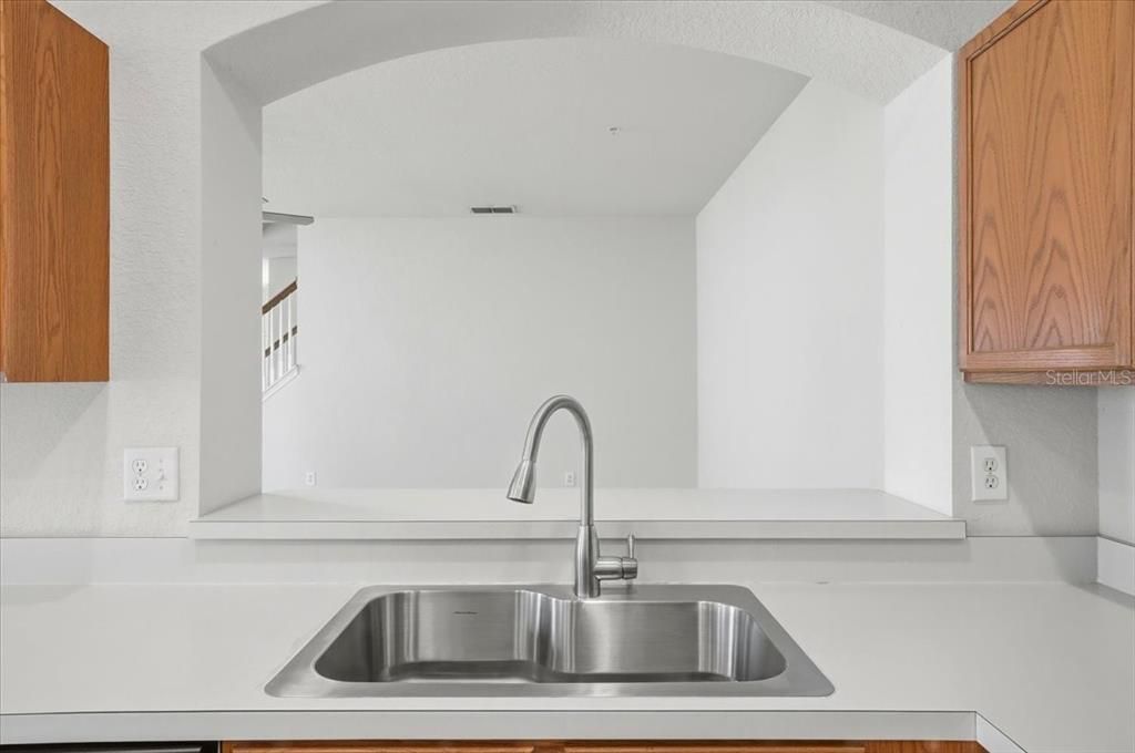 На продажу: $340,000 (3 спален, 2 ванн, 2086 Квадратных фут)