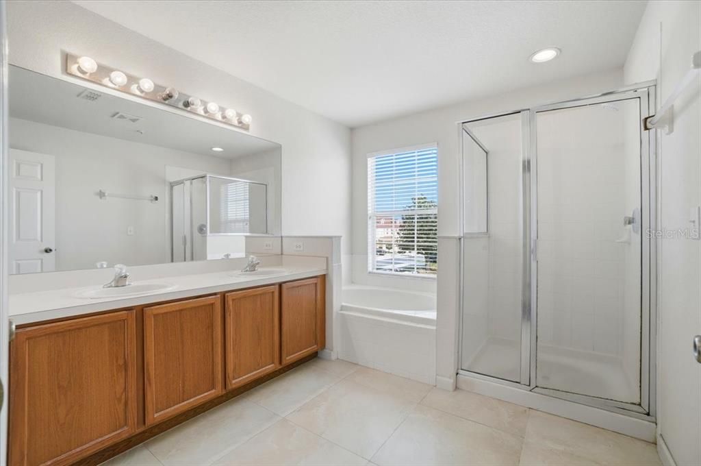 На продажу: $340,000 (3 спален, 2 ванн, 2086 Квадратных фут)