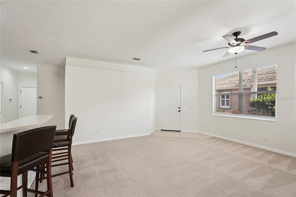 For Sale: $275,000 (2 beds, 2 baths, 1441 Square Feet)