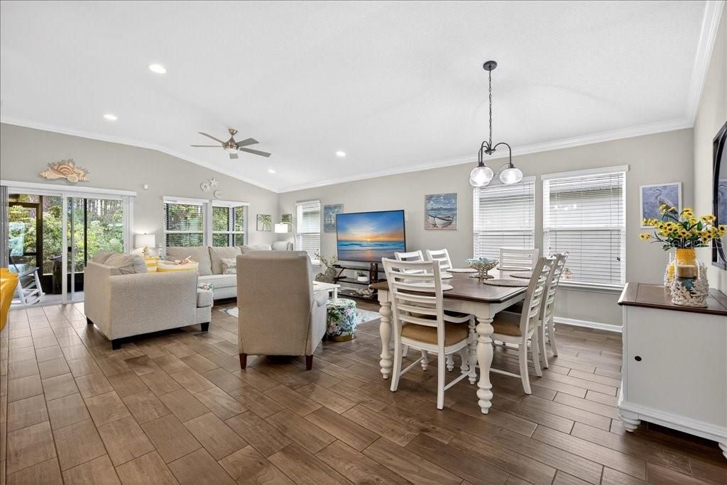 For Sale: $334,900 (3 beds, 2 baths, 1797 Square Feet)