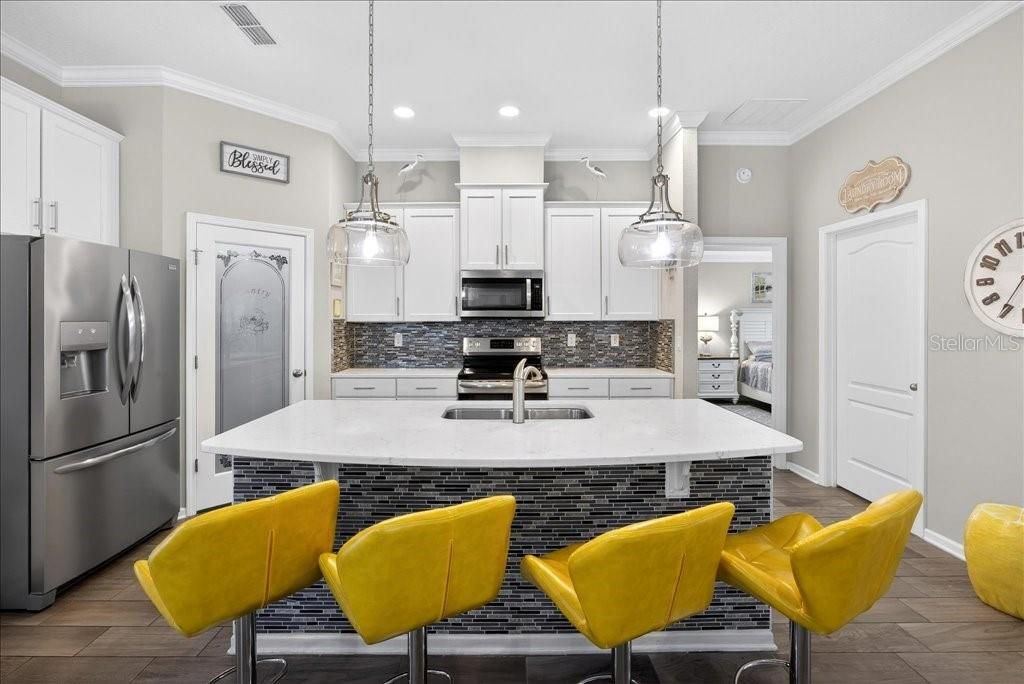 For Sale: $334,900 (3 beds, 2 baths, 1797 Square Feet)