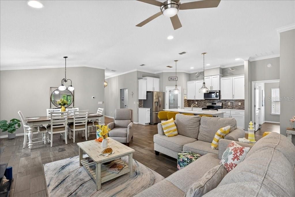 For Sale: $334,900 (3 beds, 2 baths, 1797 Square Feet)