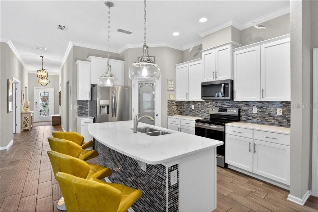 For Sale: $334,900 (3 beds, 2 baths, 1797 Square Feet)