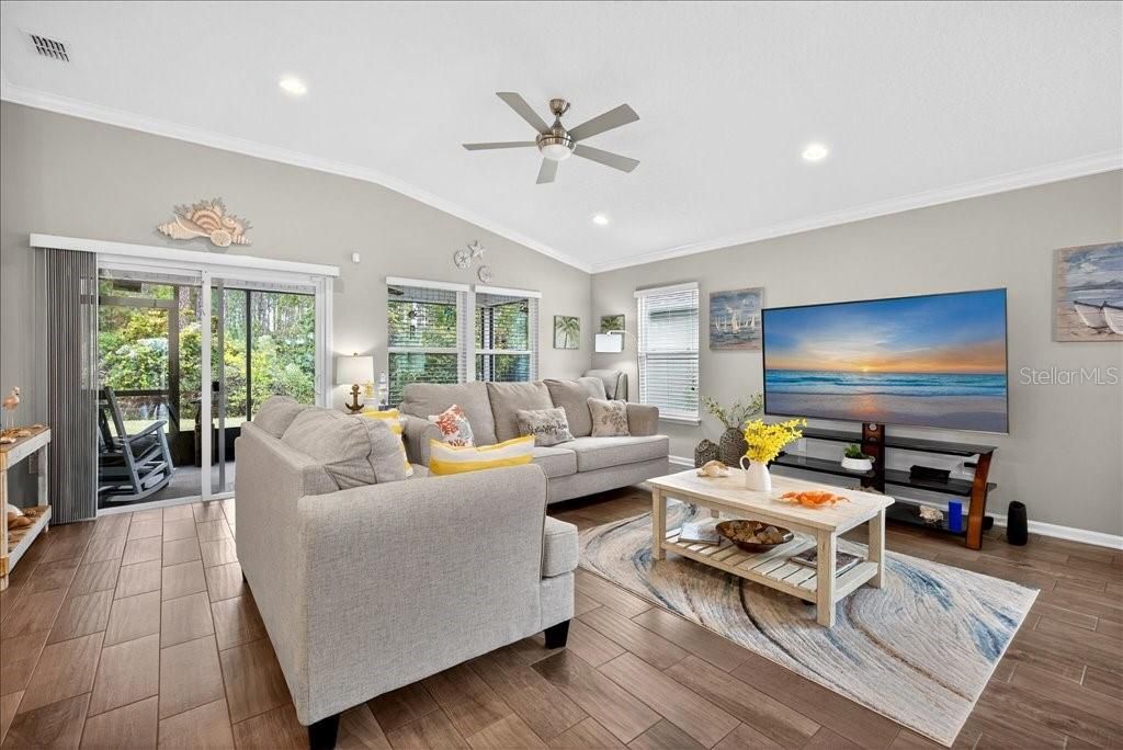 For Sale: $334,900 (3 beds, 2 baths, 1797 Square Feet)