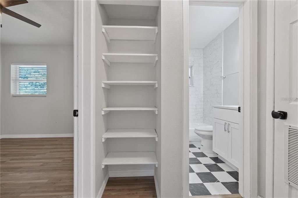 В аренду: $1,825 (2 спален, 1 ванн, 816 Квадратных фут)