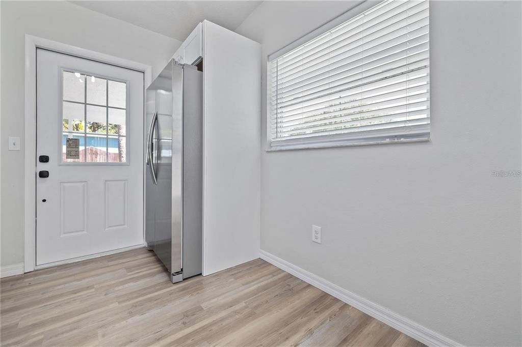 В аренду: $1,825 (2 спален, 1 ванн, 816 Квадратных фут)