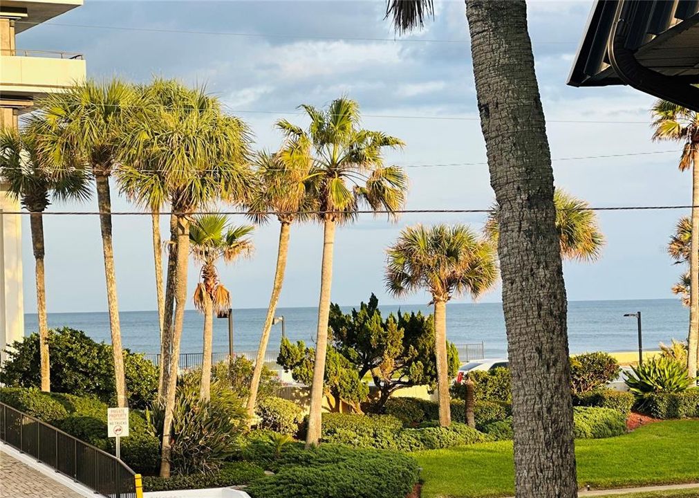 На продажу: $275,000 (2 спален, 1 ванн, 928 Квадратных фут)