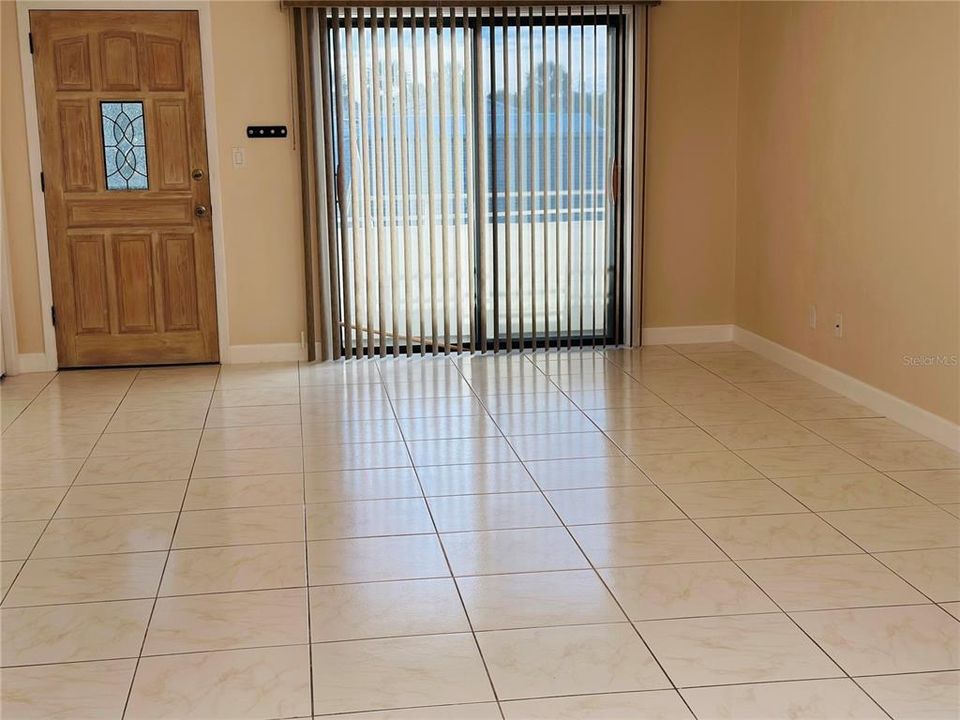 На продажу: $275,000 (2 спален, 1 ванн, 928 Квадратных фут)