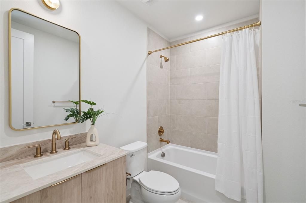 En Venta: $339,900 (3 camas, 2 baños, 1659 Pies cuadrados)